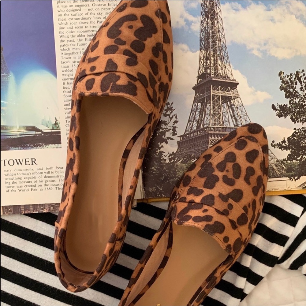 Only 5.5 left!!🥰 Leopard Loafer Flats - Picture 2 of 4